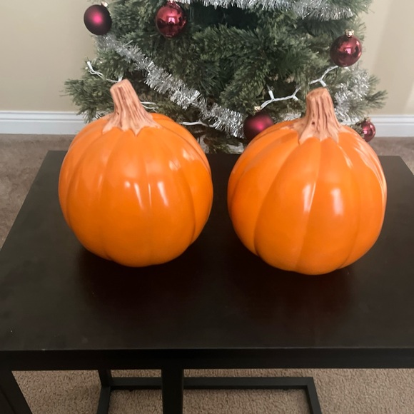 Disney Mickey and Minnie Pumpkin Decor - Picture 6 of 7